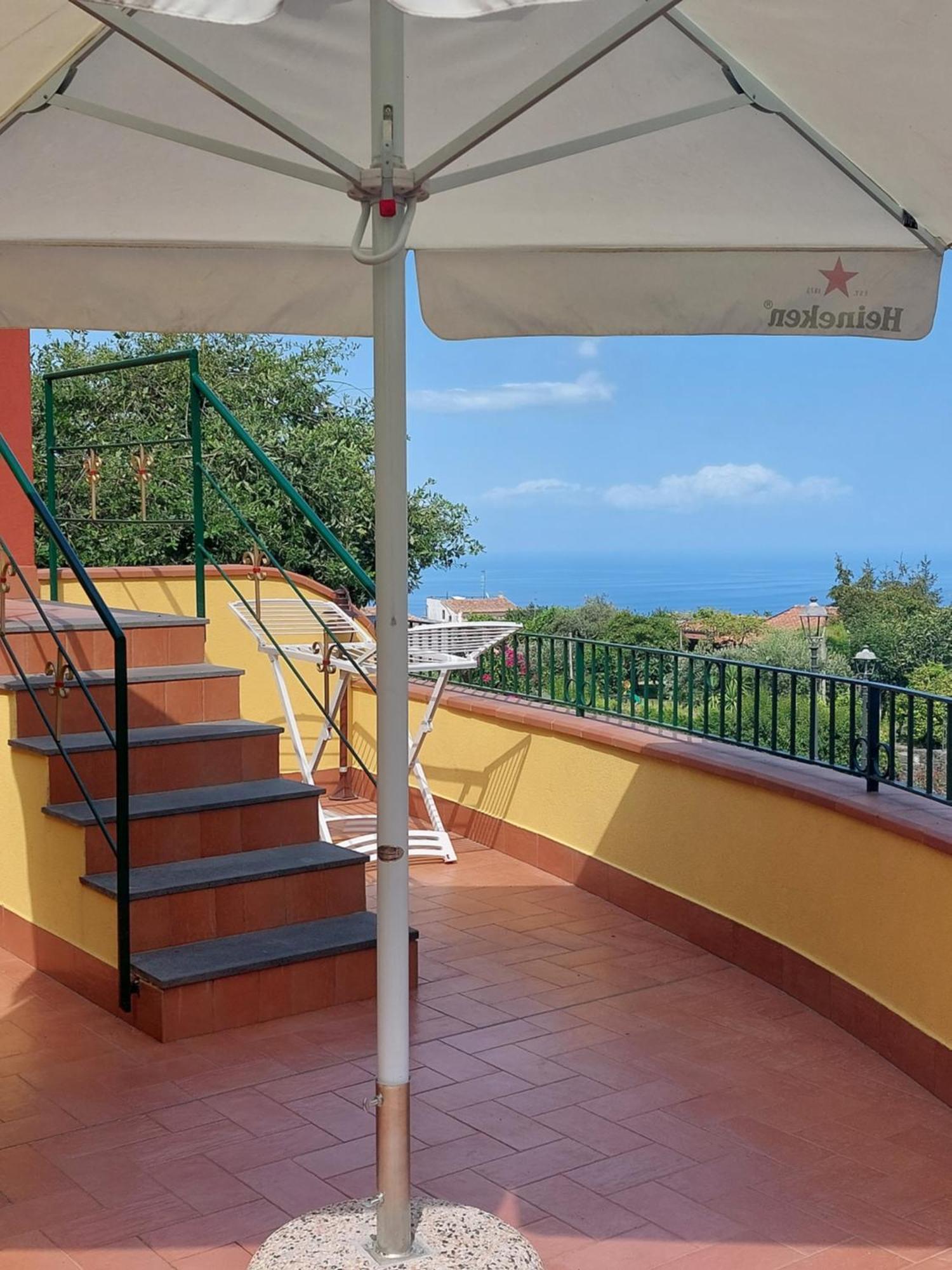 Casa Vacanza Del Sole Milo Eksteriør billede